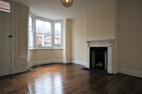 4 bedroom mid terraced house to rent, Available unfurnished from 01/04/2025