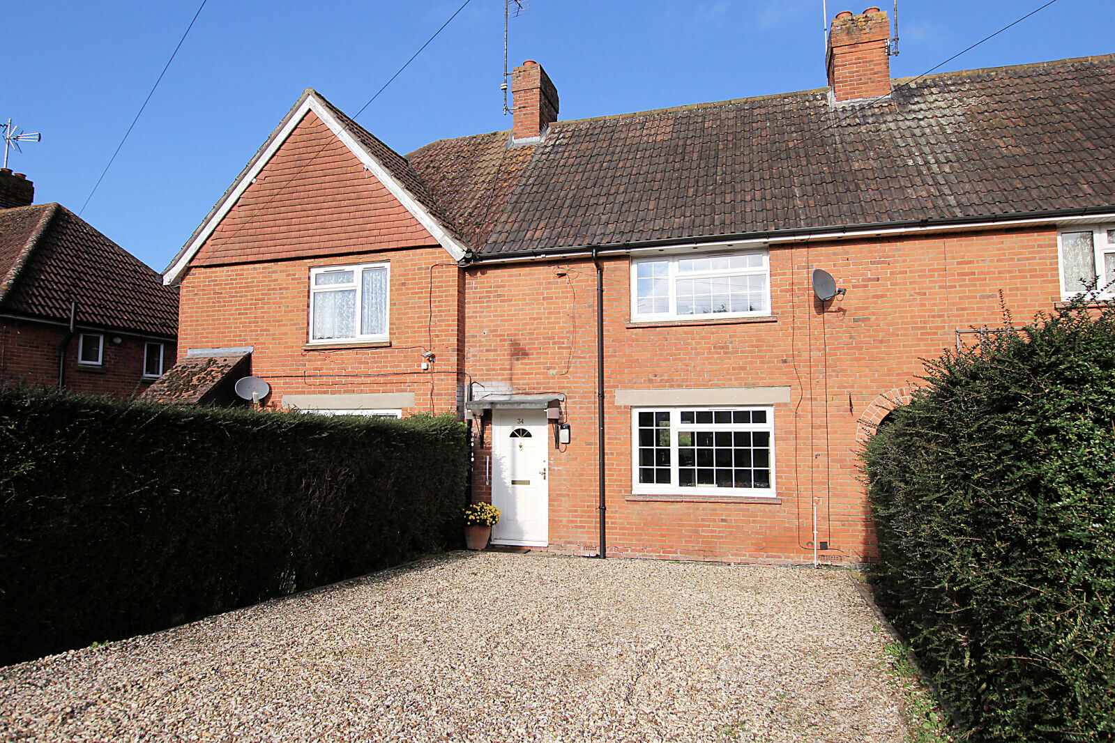 2 bedroom mid terraced house to rent, Available unfurnished from 06/01/2025 Glebe Road, Purley on Thames, Reading, RG8, main image