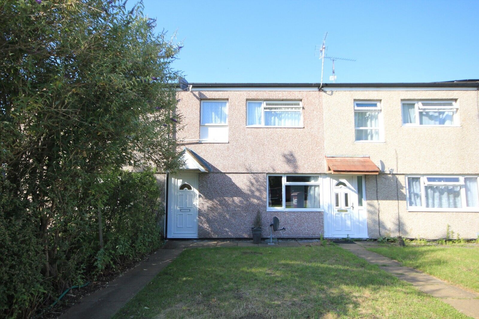 3 bedroom mid terraced house for sale Helmsdale Close, Reading, RG30, main image