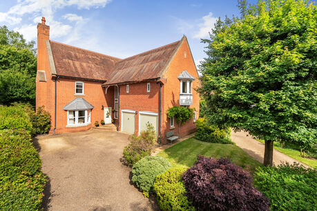 5 bedroom detached house for sale