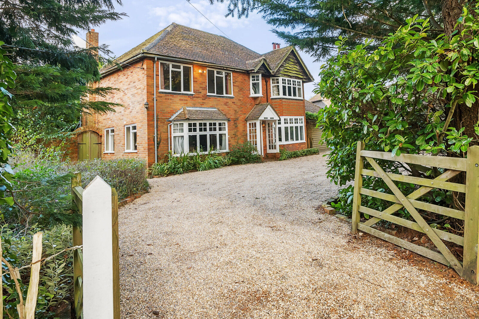 4 bedroom detached house for sale Chiltern Road, Peppard Common, Henley-on-Thames, RG9, main image