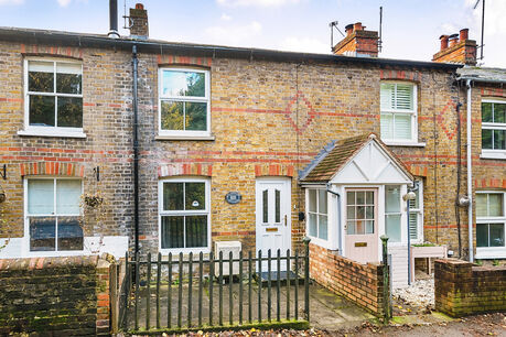 2 bedroom mid terraced house for sale