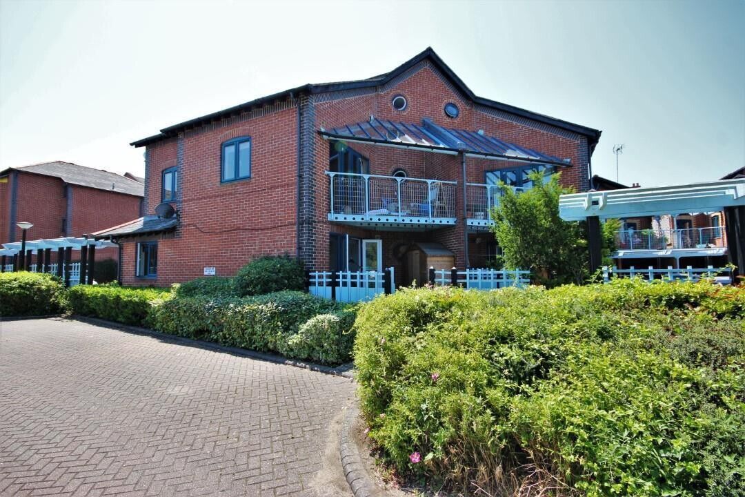 2 bedroom  flat for sale Alfredston Place, Wantage, OX12, main image