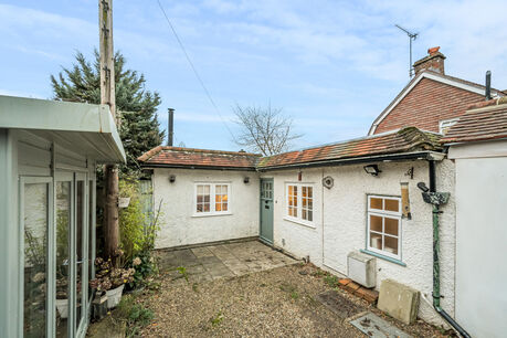 3 bedroom end terraced house for sale