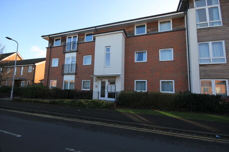 2 bedroom  property to rent, Available furnished from 07/03/2025