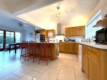 2 bedroom detached house to rent, Available part-furnished from 01/02/2025