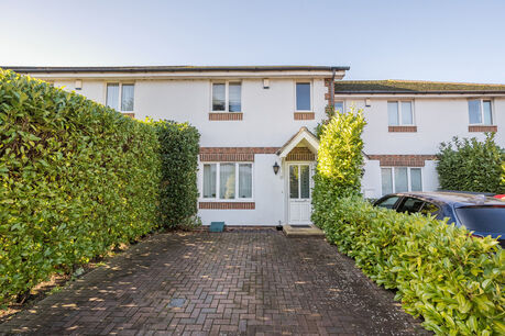 3 bedroom mid terraced house for sale