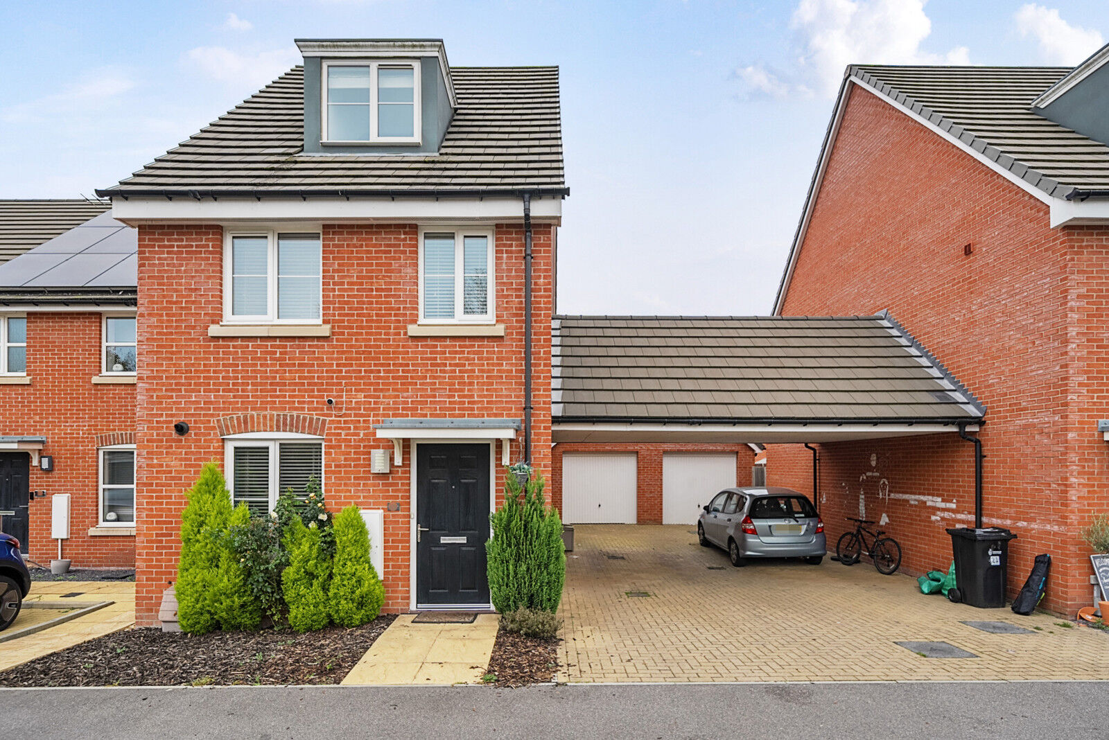 3 bedroom link detached house for sale Hayes Drive, Three Mile Cross, Reading, RG7, main image