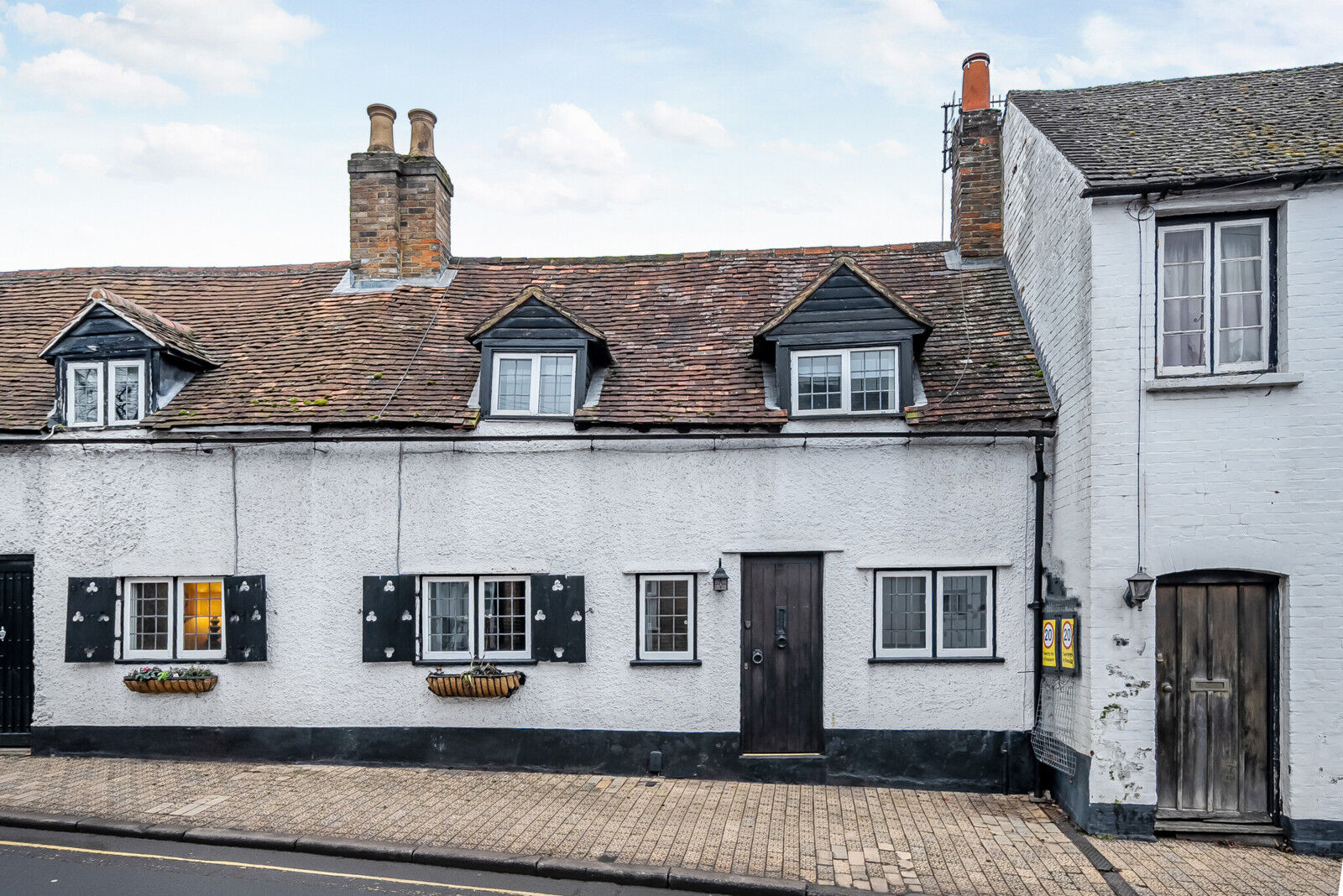 2 bedroom mid terraced house for sale Gravel Hill, Henley-on-Thames, RG9, main image