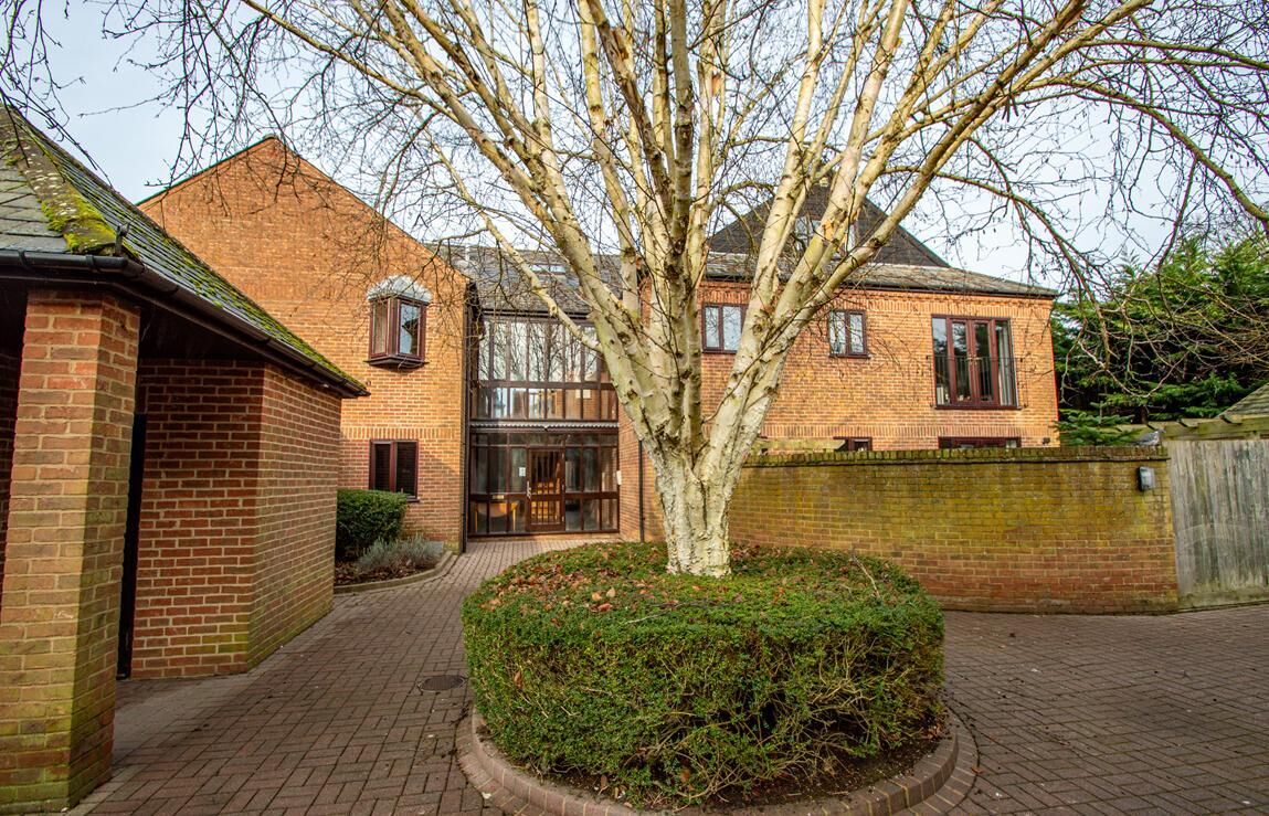 2 bedroom  flat for sale Queens Court, Goring, Reading, RG8, main image