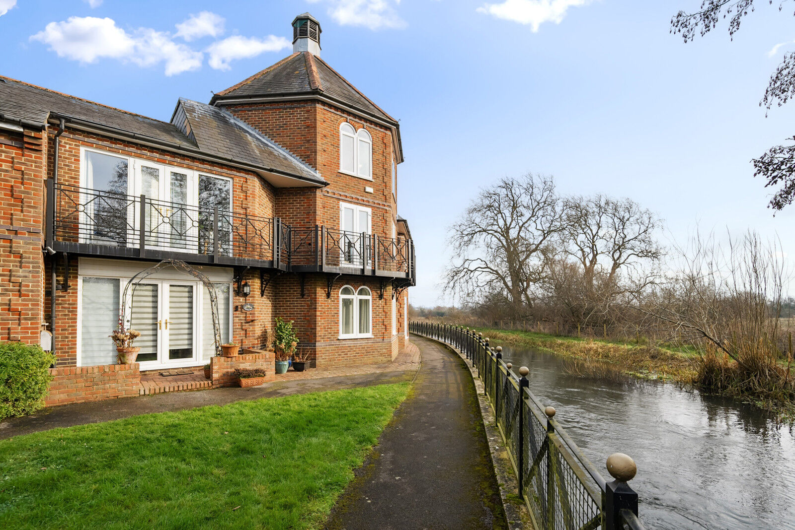 3 bedroom end terraced house for sale The Brookmill, Reading, RG1, main image