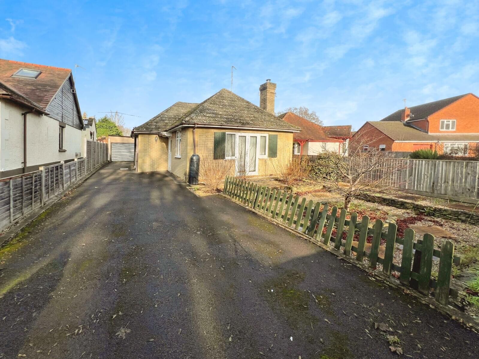 2 bedroom detached bungalow for sale Radley Road, Abingdon, OX14, main image