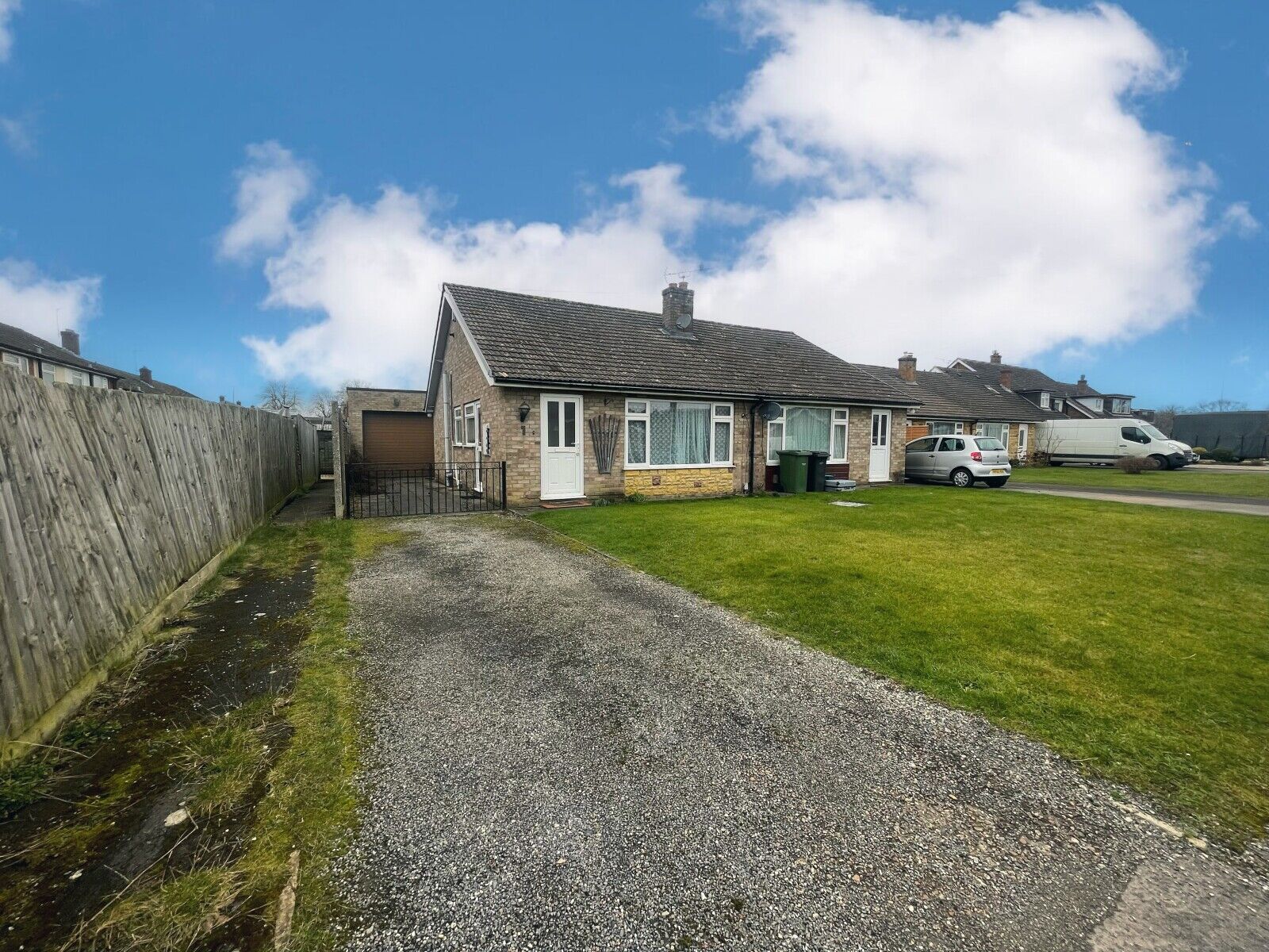 2 bedroom semi detached bungalow for sale Dearlove Close, Abingdon, OX14, main image