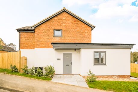 2 bedroom end terraced house for sale