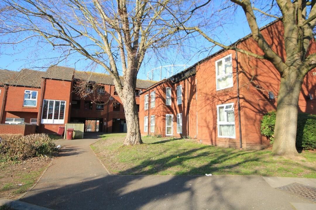 2 bedroom  flat to rent, Available furnished now Avon Place, Reading, RG1, main image