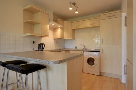 2 bedroom  flat to rent, Available furnished now