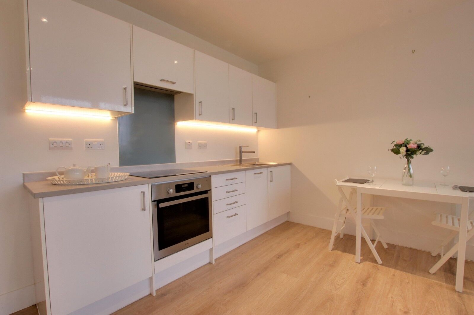 1 bedroom  flat to rent, Available from 22/08/2024 Hanover House, 202 Kings Road, RG1, main image