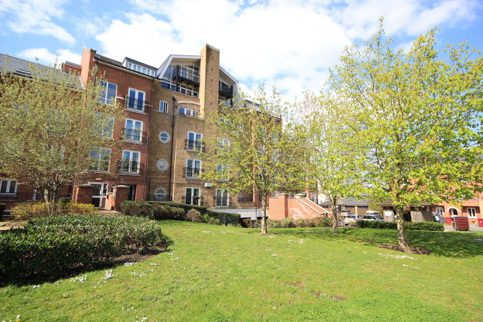 2 bedroom  flat to rent, Available part-furnished from 21/01/2025 Iliffe Close, Reading, RG1, main image