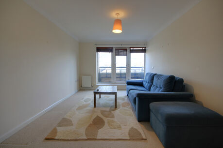 2 bedroom  flat to rent, Available part-furnished from 21/01/2025