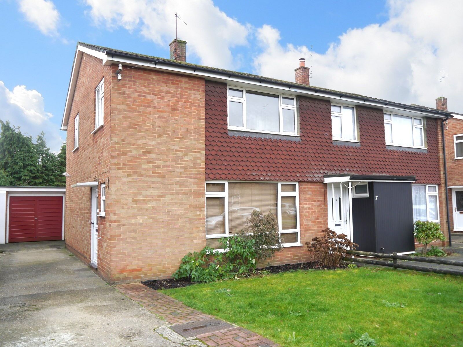 3 bedroom semi detached house to rent, Available unfurnished now Edenham Crescent, Reading, RG1, main image