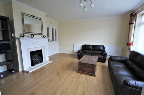 3 bedroom semi detached house to rent, Available unfurnished from 23/09/2024