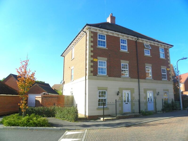 4 bedroom semi detached house to rent, Available unfurnished from 07/02/2025