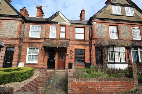 2 bedroom mid terraced house to rent, Available unfurnished now