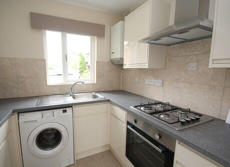 2 bedroom mid terraced house to rent, Available unfurnished from 16/09/2024
