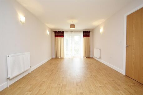 2 bedroom  flat to rent, Available from 01/08/2024