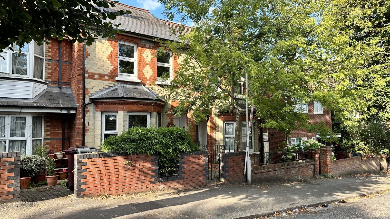 3 bedroom mid terraced house for sale Wantage Road, Reading, RG30, main image