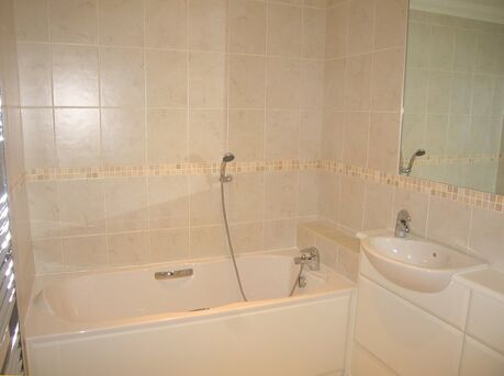 2 bedroom  flat to rent, Available from 27/08/2024