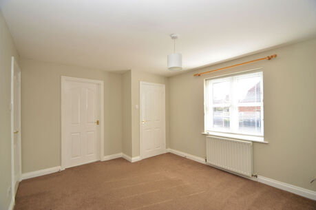 2 bedroom  flat to rent, Available unfurnished from 08/04/2025