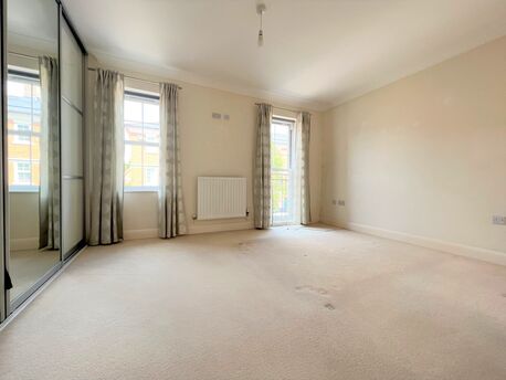 4 bedroom end terraced house to rent, Available unfurnished from 25/10/2024