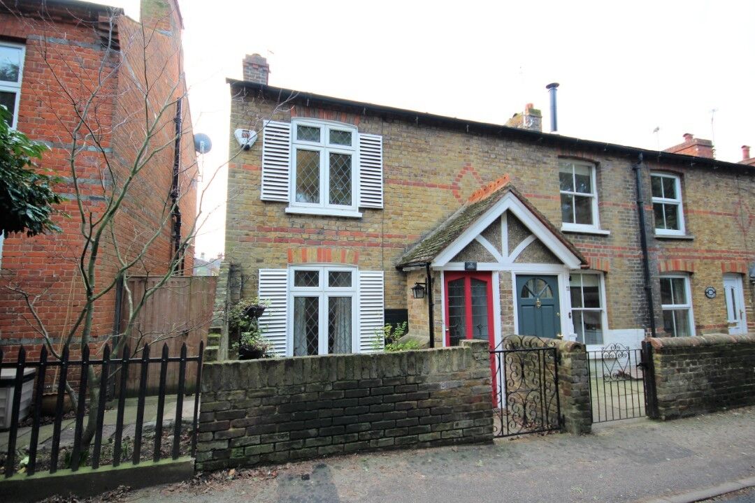 2 bedroom mid terraced house to rent, Available from 26/07/2024 School Lane, Wargrave, RG10, main image