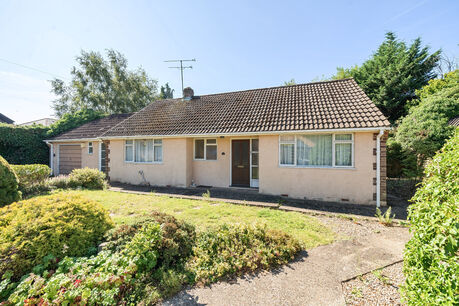 4 bedroom detached bungalow for sale